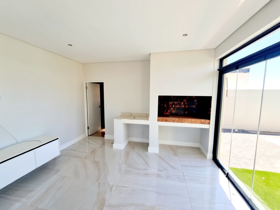 4 Bedroom Property for Sale in Sandown Western Cape